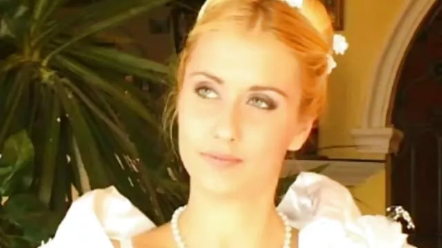 O videos de sexo amador caseiro homem com faca zomba a menina acorrentada