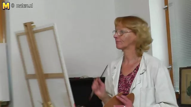 O menino levou a cadela sexo xxx russa para um piquenique e fodeu ela