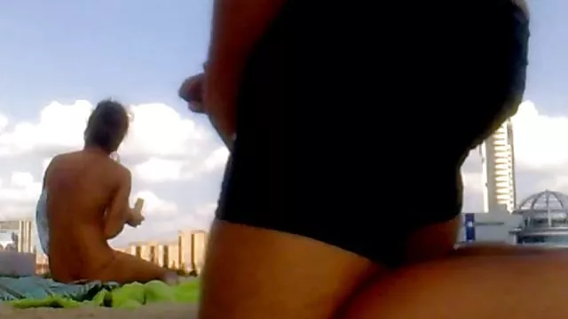 Devaha com peitos impressionantes filme sexo caseiro se desveste na frente do cara