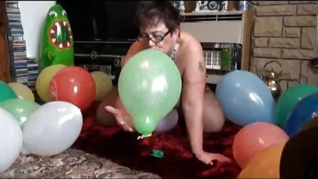 Desenvolveu Melissa um buraco sexo picante na bunda dela para um tamanho grande