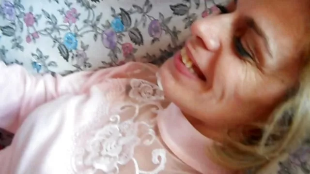 Homem maduro banha a uol sexo filha de sua amante