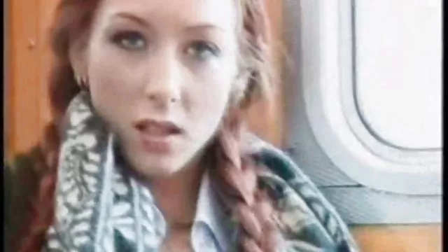 A caseiro sexo amador beleza chamou seu marido e, em seguida, fodido seu amante