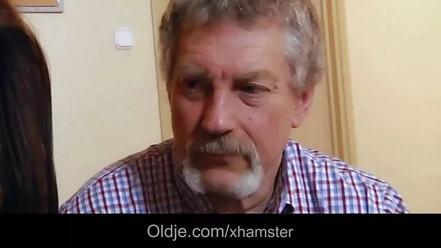 Bebê adorável concordou em chupar um pau video amador novo namorado