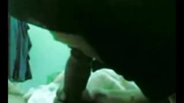 Cutie quente se masturba vibrador video sexo amador brasil no quintal