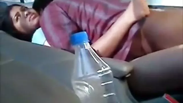 Menina fez vídeo de sexo amador brasileiro sexo com um zelador na classe