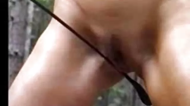 Bebê pela primeira vez engana seu marido chupando vários pênis em uma sexo ama fileira