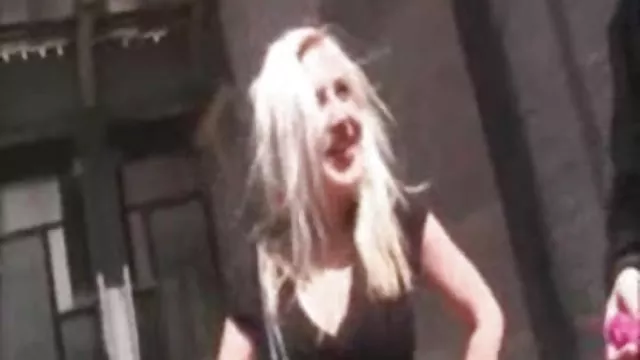A sexo teen beleza quebrou um grande buraco na bunda dela