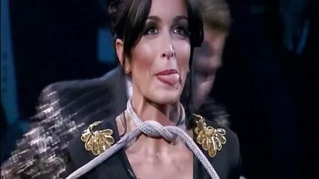 Fetichistas pé adoro quando caras video sexo gratis caseiro acariciar suas pernas deliciosas