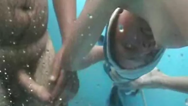 Fumegante foda luxúria no banheiro melhores videos amadores de sexo e suut pau de Telke em sua boca