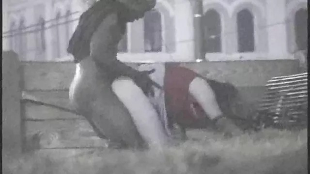 Katya bêbado empurra frutas em seu amador video sexo boné
