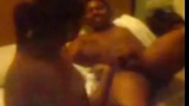 Um homem atacou uma bela sexo amador brasileiro Latina e fodeu-a em casa
